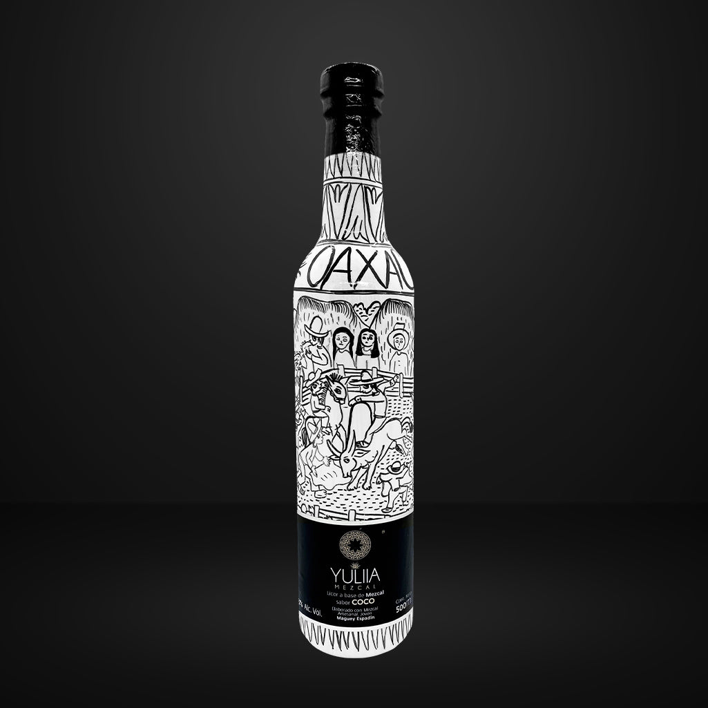 YULIA LICOR A BASE DE MEZCAL SABOR COCO (A MANO) - Distribuidora Qualite